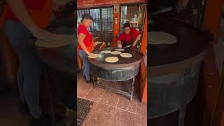 Así se hacen las TORTILLAS a MANO 🇲🇽 gastronomiamexicana comidamexicana mexicanfood food [upl. by Naujal]