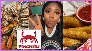 What to Eat in Fort Myers Florida Pinchers Crab Shack I Dining With Diasha [upl. by Aipmylo]