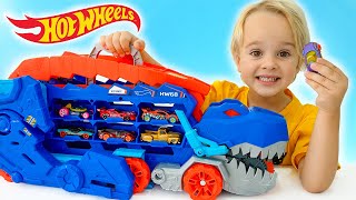 Chris chơi ô tô đồ chơi và cứu thành phố Hot Wheels [upl. by Aneelak374]