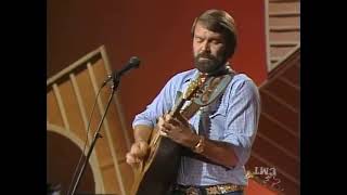 Glen Campbell sings and plays the fire out of quotGentle On My Mindquot 1983  backed by The Statesiders [upl. by Fem]