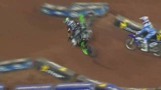 ATLANTA 2010 supercross main event crash ryan villopoto [upl. by Niliak]