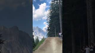 Neuer Tag gleicher jump 🔥😍 mtb mtblife viralvideo automobile mountainbikelifestyle jump [upl. by Kip182]