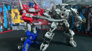 Optimus Prime vs Galvatron Age of Extinction Stop Motion [upl. by Ecnarretal78]