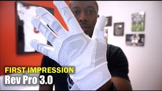 CUTTERS Rev Pro 30 Football Gloves 1st Impression [upl. by Anaele]