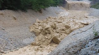 Geröll und Geschiebe im Illgraben Wie kann sich die Bergbevölkerung vor Murgängen schützen [upl. by Aniaj752]