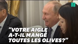 Vladimir Poutine raille lemblème des ÉtatsUnis devant Bolton et éclate de rire [upl. by Siramed197]