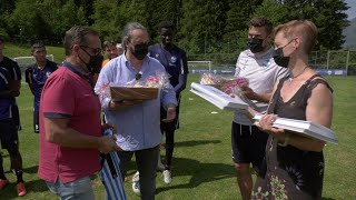 Il sindaco Alan Fabbri in visita ai biancazzurri nel ritiro di Mezzana [upl. by Rapp69]