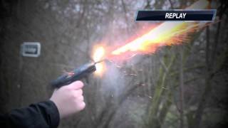 HD Zink Feuerwerk Leuchtspur Rot aus Schreckschusspistole Signalstern aus Schreckschusswaffe P22 [upl. by Ennahoj910]