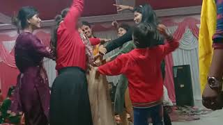 siti bajaye song  akh mare ladki akh mere  super dance hindi song  family members dance [upl. by Laverna668]