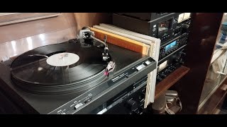 Vinyl versus MP3  Technics SL5110  Tascam US200  Sansui A80 Mike Oldfield  Georgio Moroder [upl. by Dwinnell]