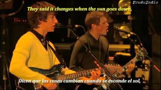 Arctic Monkeys When the sun goes down inglés y español [upl. by Anitap]