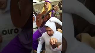 Que buen ratito pasé cantando en los carnavales de Cádiz hace unos añitos vestido de hippie 🎸🎸😜 [upl. by Barbarese]