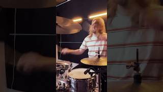 Song For The Dead astounding drum outro 🥁 queensofthestoneage drumcover davegrohl [upl. by Nauqram]