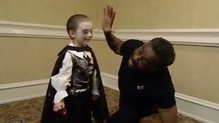 Spooky Empire 201704 Logan meets Ernie Hudson 2 [upl. by Yecak282]