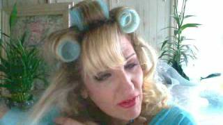 How to UN Roll Velcro Curlers Taking Down Your Velcro Rollerset With Dianne Hanks [upl. by Flodur]