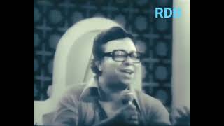 Duniya Mein Logon Ko Song by Asha Bhosle and Rahul Dev Barman Rare video live performance RD BURMAN [upl. by Yelnoc]