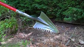 Serratededged Multipurpose Shovel Cuts through Roots and Hard Ground [upl. by Bein]