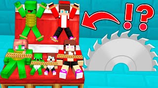 JJ and Mikey FAMILY HUNGER GAMES in Minecraft BATTLE Challenge Maizen [upl. by Eelsew465]