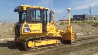 Komatsu bulldozer D37  Trimble 3D sturing [upl. by Ogaitnas]