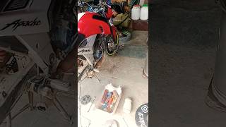 Apache RTR 4v bike ka tyre change kar rahi hai 😟bloggerlife bloggerlove apachertr tvsracing [upl. by Dranal]