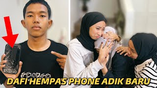 DAFI ROSAKKAN PHONE ADIK BARU [upl. by Ynaffit]