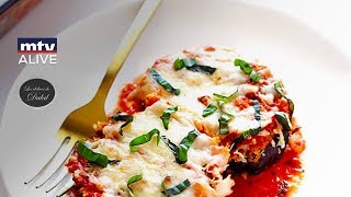 How to prepare the eggplant Parmigiana and the balsamic chicken curry [upl. by Crifasi881]