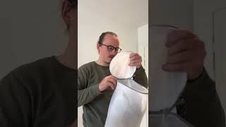 Mit einem Wäschenetz Sneaker waschen So bleiben sie geschützt und sauber ✨ tutorial howto shorts [upl. by Starlin]