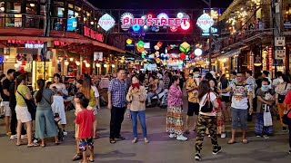 Cambodia Nightlife Pub Street Scene Virtual Walk  Siem Reap 4K [upl. by Dimmick149]