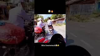 Mini heartattack 🤯🔥🫨ktm ktmduke390 ktmindia ktmduke ktmracing viktminskning ktmrc390 [upl. by Asiral708]