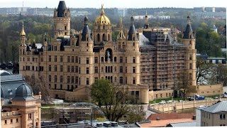 Schwerin  Ein Rundgang durch das Schloss The castle of Schwerin [upl. by Bashemeth]