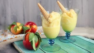 Gelato alle pesche senza uova né latte  RICETTA VEGAN [upl. by Ahsienak103]