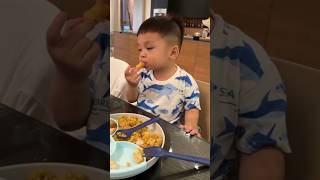 Izza ngantuk tapi laper 🤣 babyizza cutebaby funnybaby funnmoments bayilucu funnyshorts [upl. by Mode873]