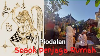 Piodalan Penunggun Karang Sosok Gaib Penjaga Rumah video bali piodalan sosok hindu cerita [upl. by Babbie]