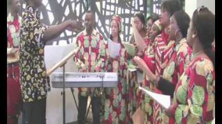 Louez Yahvé chantez • Chorale Africaine de la Sainte Famille • Zurich • Communion • 2010 [upl. by Lorenza]