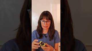 How does a Pulse Oximeter work nursingskills nursingschool nursingstudents nursingstudent [upl. by Novla249]