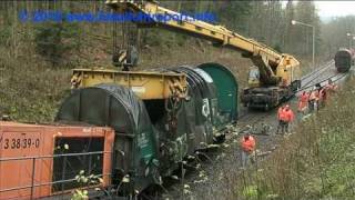 Zugunglück  Bergung einer Lok mit Eisenbahndrehkran  Teil 1 [upl. by Ahsekim611]