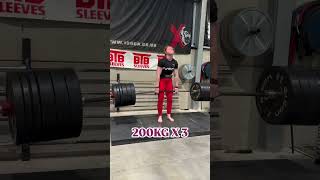 200kg DEADLIFT x 3 suitless Chloe Brennan churning the training sessions out [upl. by Linnet]