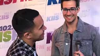 ¿Quien habla mas español Carlos Pena Jr o James Maslow Wango Tango 2013 exclusive [upl. by Anohsal]