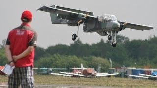 GIANT 38 SCALE OV 10 BRONCO STEVE HOLLAND AT BLACKBUSHE RC MODEL AIRSHOW  2014 [upl. by Atnahc]