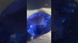 153 ct Cornflower Blue Sapphire Natural Untreated Sri Lankan  Munch Show  Gem World B6753 [upl. by Onifur]