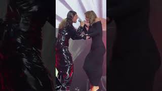 Emma e Alessandra Amoroso cantano quotPezzo di cuorequot a Milano al concerto per la pace emma amoroso [upl. by Amihc985]