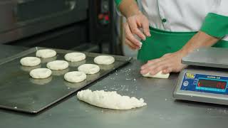 Cómo hacer PAN DE QUESO  Receta de Panadería [upl. by Bonis]