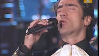 Alejandro Fernández Como Quien Pierde Una Estrella Festival de Viña 2001 [upl. by Riannon]