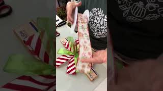 EASY CHRISTMAS BOW TUTORIAL 🎄🎅 DIY Bow Tutorial  Christmas Wreath Bow Tutorial StepbyStep 🎀 [upl. by Enirroc41]