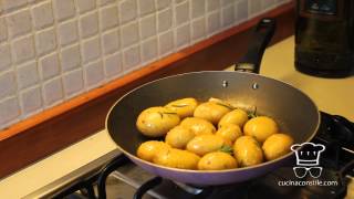 Costolette di agnello marinato alle erbe con patate e spinaci [upl. by Wiggins]