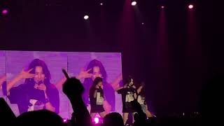 Gashina Backup Dancer Part Switch  SUNMI LIVE in Toronto [upl. by Oicaro299]