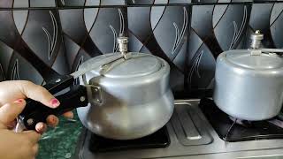 Steam💨 bahar karne ke samay pressure cooker Sound 🔊 [upl. by Hesketh]