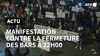 A Paris et Lille les patrons de bar manifestent contre la fermeture des bars à 22H00  AFP [upl. by Yevrah]