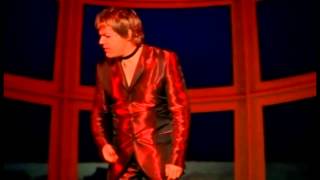 Eddie Izzard  Glorious 1997  Plane safety  bird strike  chocolate biscuits [upl. by Salvucci586]