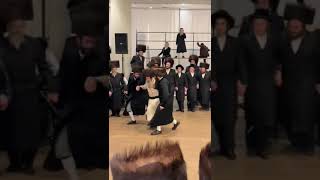 Spinka Rabbi dancing at his grandsons wedding [upl. by Ayana122]